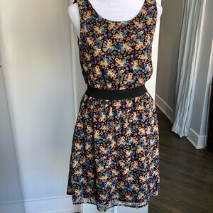 EUC. Womens Floral Sleeveless Dress Size S